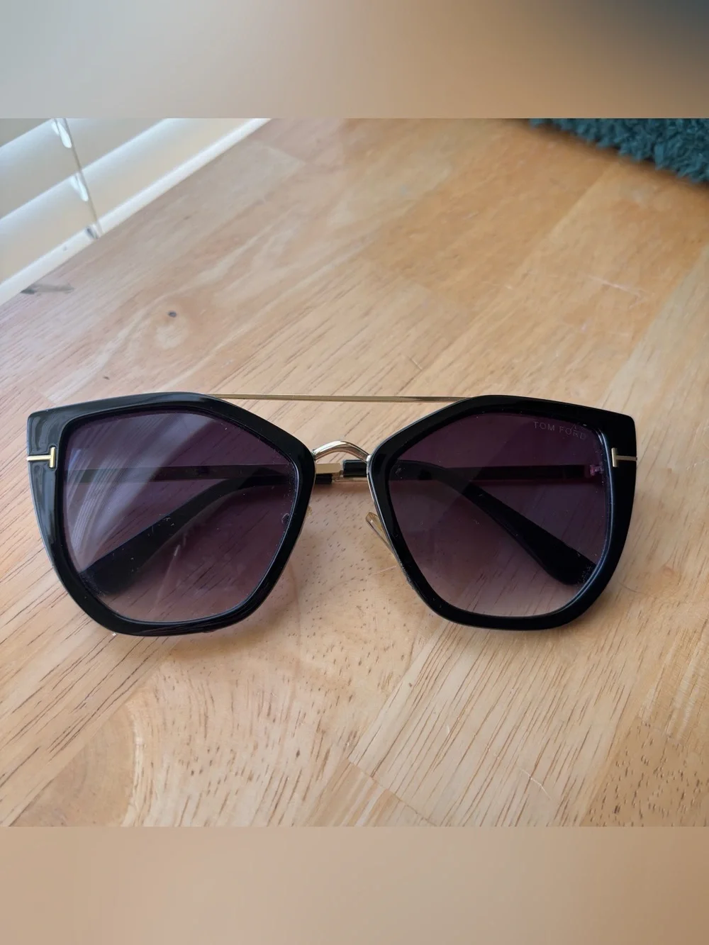 Tom Ford Dahlia-02 FT0648 Sunglasses – Black/Gold